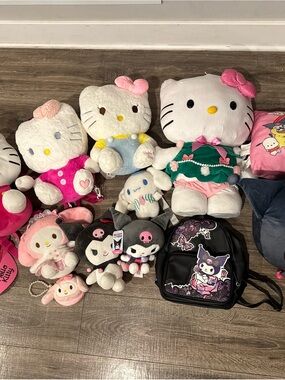 Sanrio Lot - Hello kitty , Kuromi, my melody. Plushies and backpack, hat, wallet